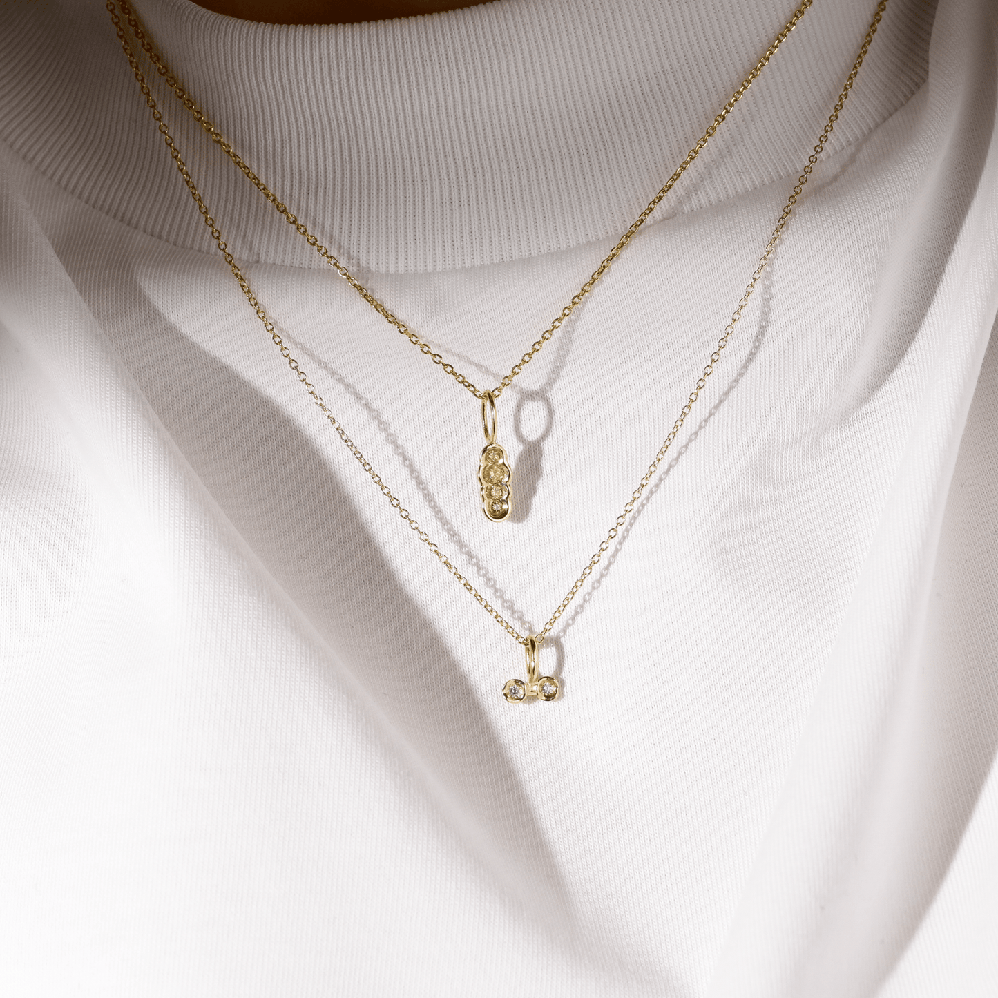 White Diamond Obi no.2 Toggle Bar Pendant