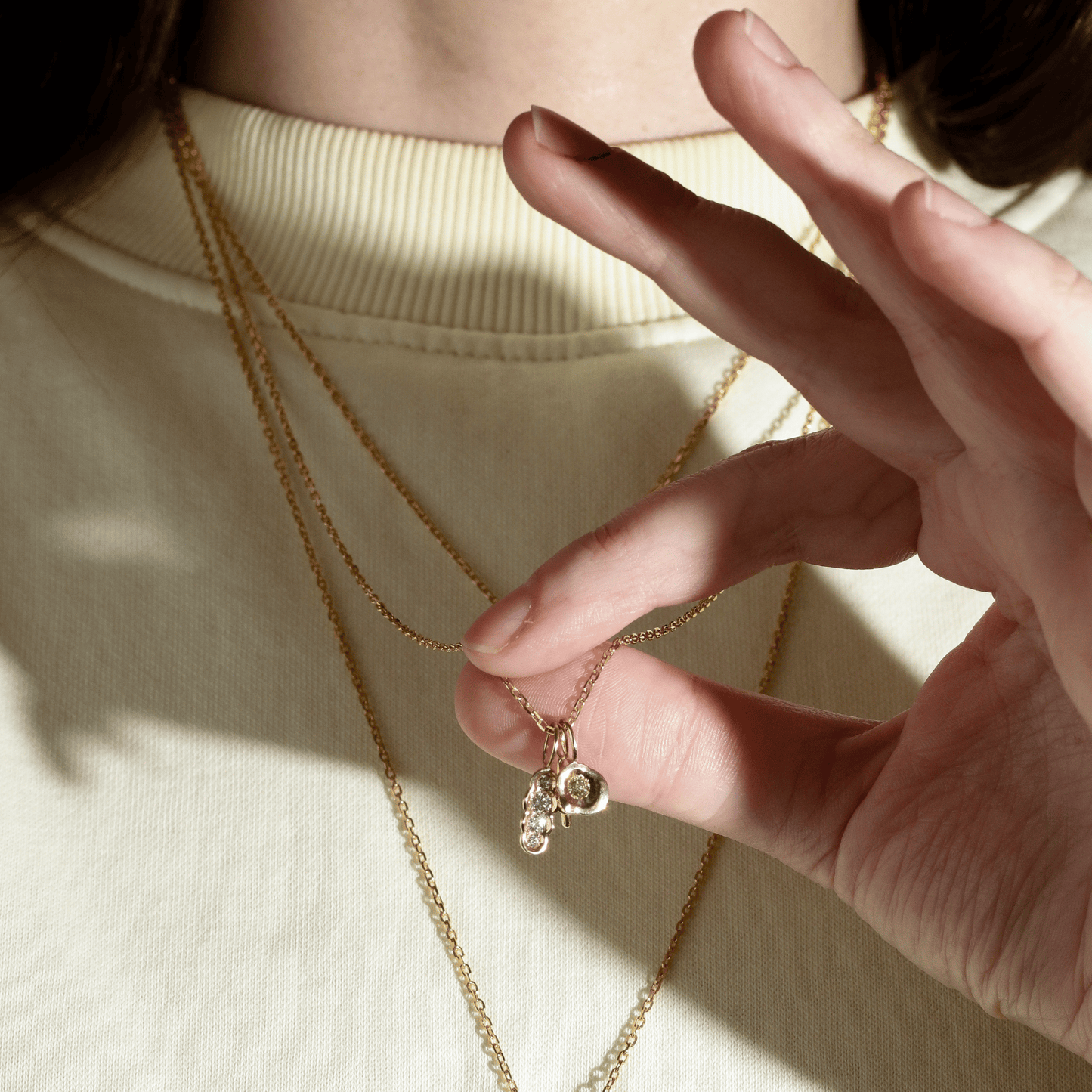 White diamond north-south Obi no.4 pendant