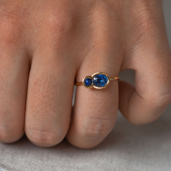 Blue Sapphire OBI ring #1 - Kay Konecna Studio